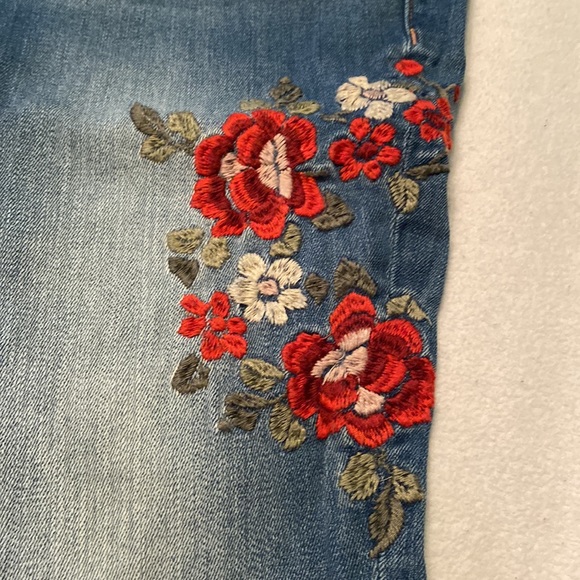 Express Jeans - Picture 2 of 5